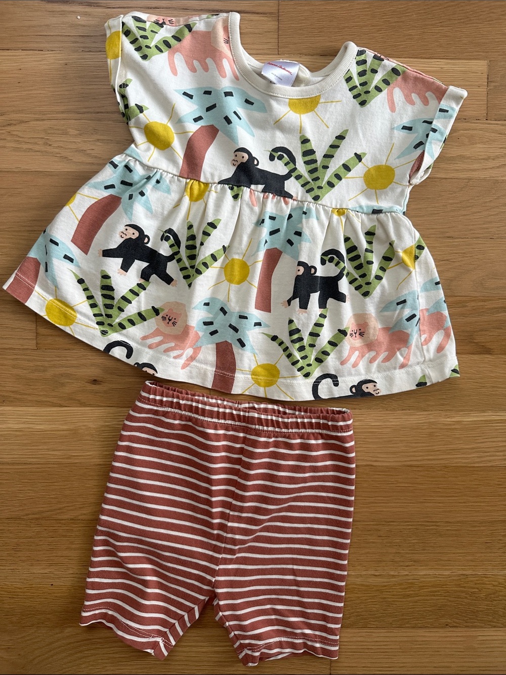 Hanna Andersson White Jungle Print Top with Rust Striped Shorts Pajama Set